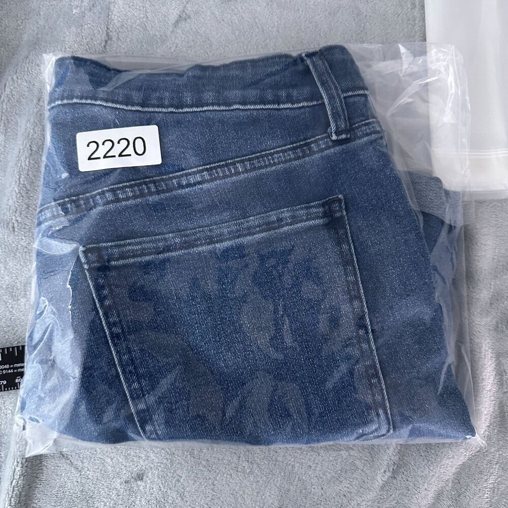 Old Navy High Rise Denim Wow Shorts Womens Size 14 Rolled Cuff Hem Blue - Picture 9 of 9